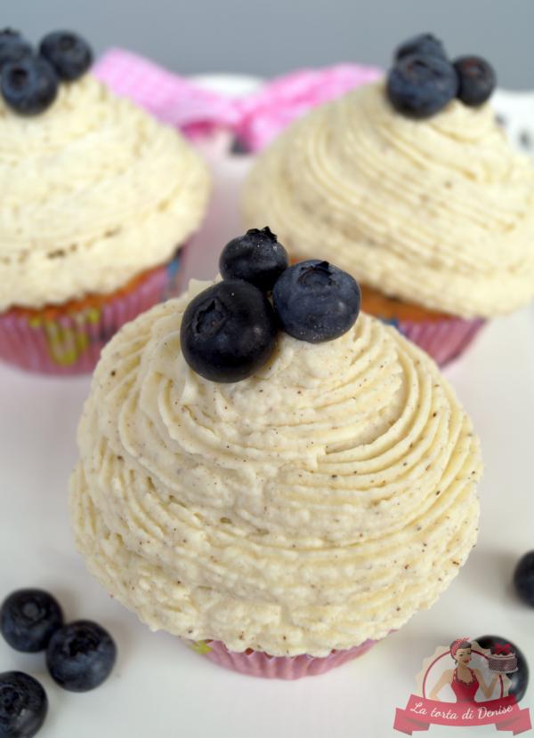 Blaubeer Cupcakes mit Cream Cheese-Vanille-Frosting