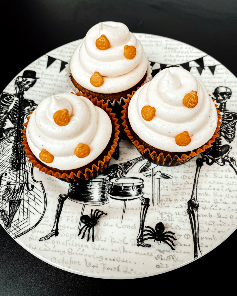 Pumpkin Cupcakes mit Cream Cheese Frosting